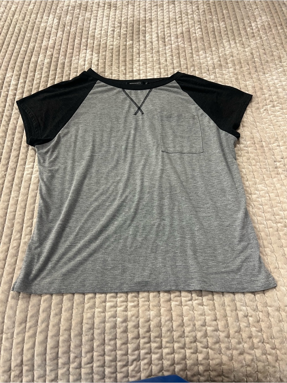 Women's Two-Tone Short Sleeve Pocket Tee - Gray/Black